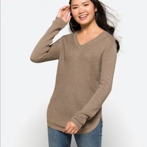 RD STYLE

Josslyn V-Neck Sweater
S | Brown